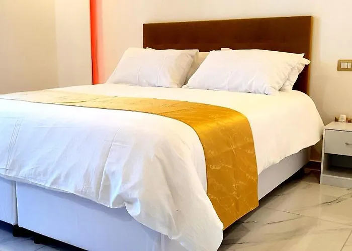 Alojamento de Acomodação e Pequeno-almoço Luxury 4*