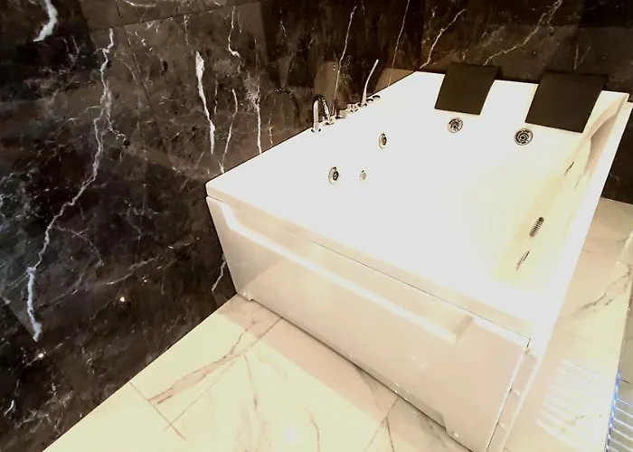 Luxury Alojamento de Acomodação e Pequeno-almoço 4*