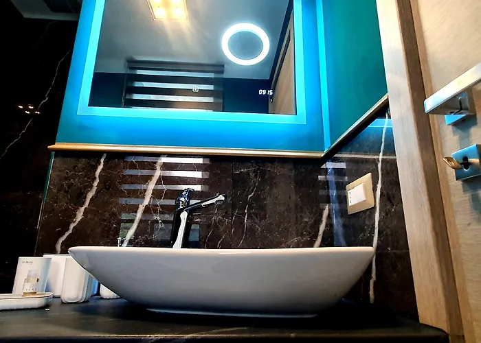 Luxury Alojamento de Acomodação e Pequeno-almoço 4*